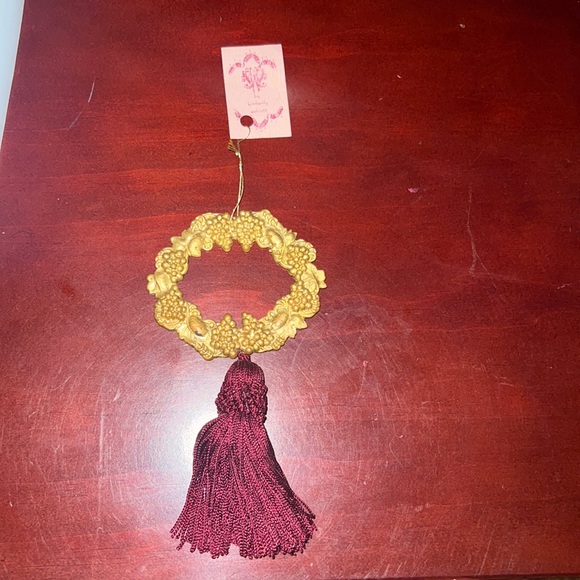 By Kimberly Wolcott - Picture 1 of 1